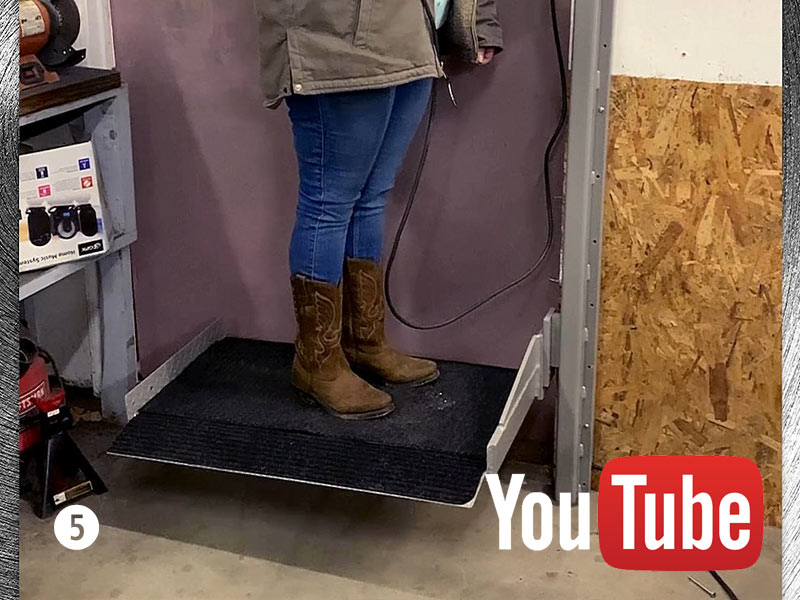 Carpeted Standing Home Lift Carpeted Standing Home Lift